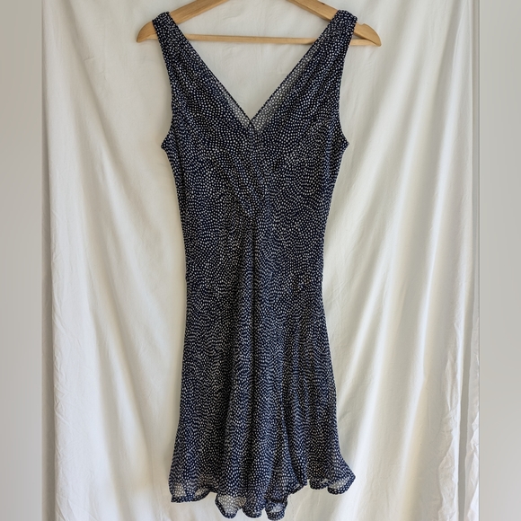 Flowy Diane Von Furstenberg Dita 100% silk blue & white dress - Picture 2 of 9